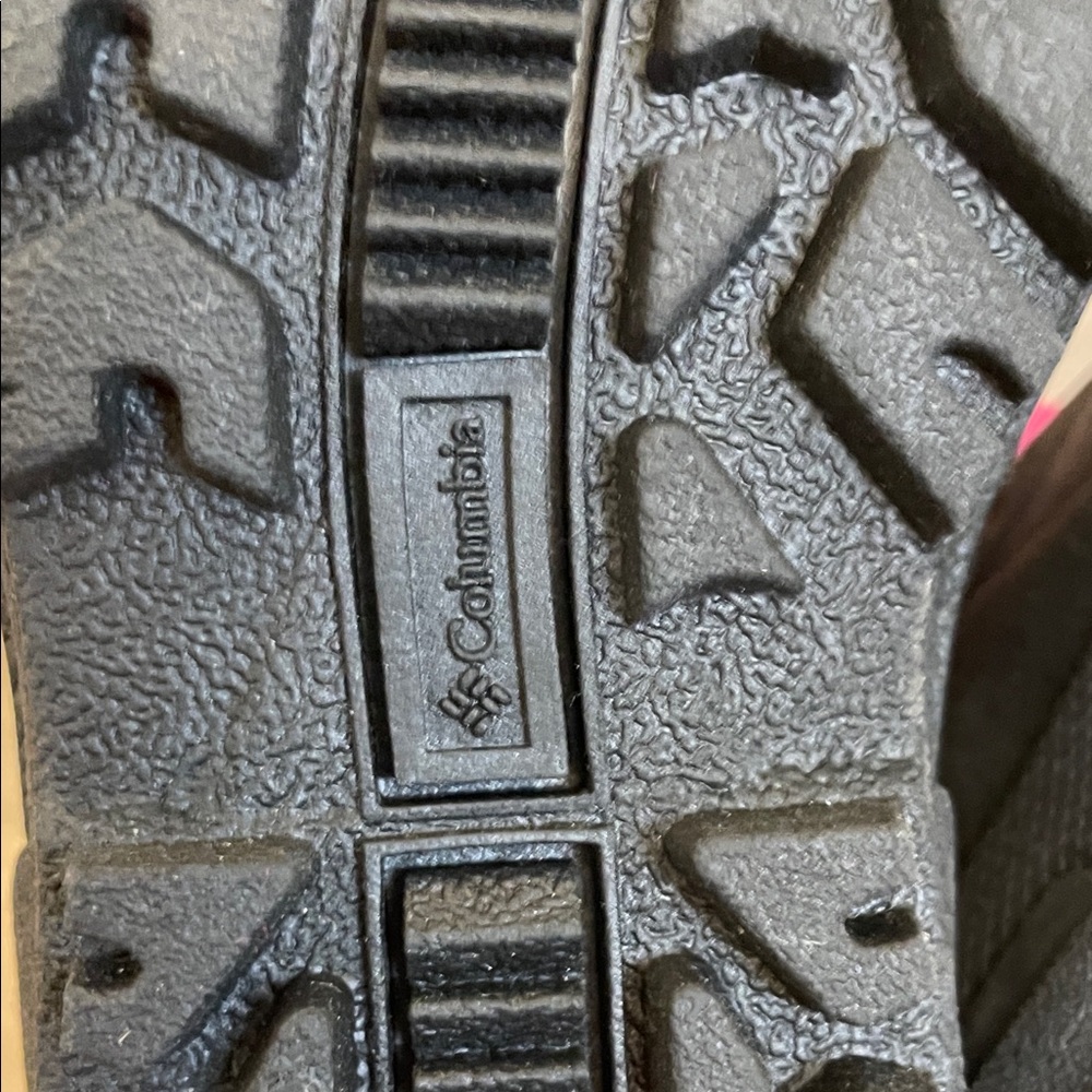 COLUMBIA UEC Girls' Pink Snow Boots Waterproof Black Rubber Sole Size 4 - Picture 6 of 11